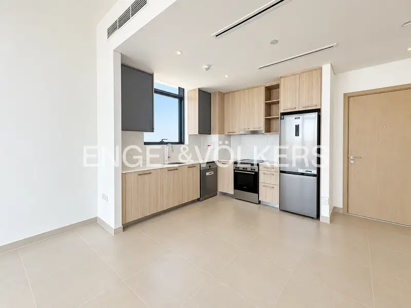 High Floor | Semi-Furnished | Vacant