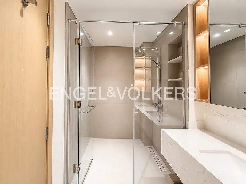 High Floor | Semi-Furnished | Vacant