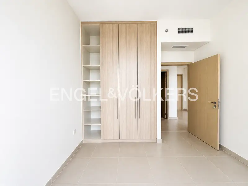 High Floor | Semi-Furnished | Vacant