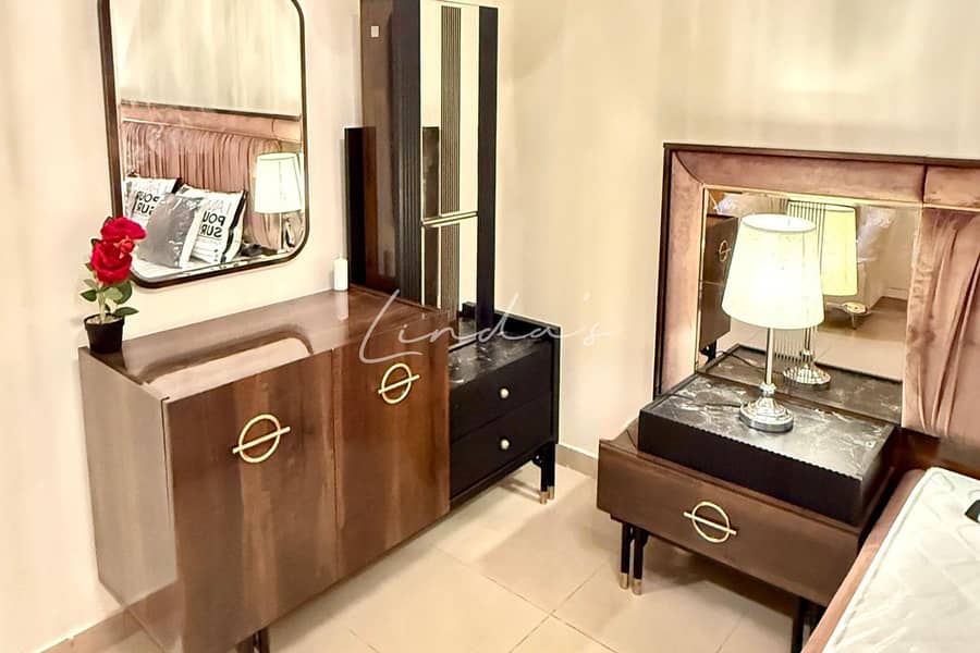 3 images image img