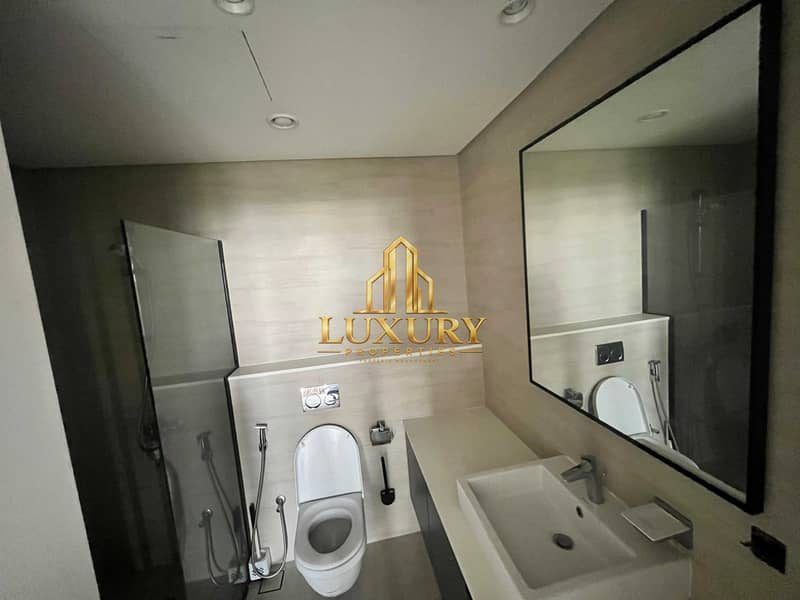 24 Spacious 2BR Apartment | Front View | Appliances Included | Counter Kitchen 3bath