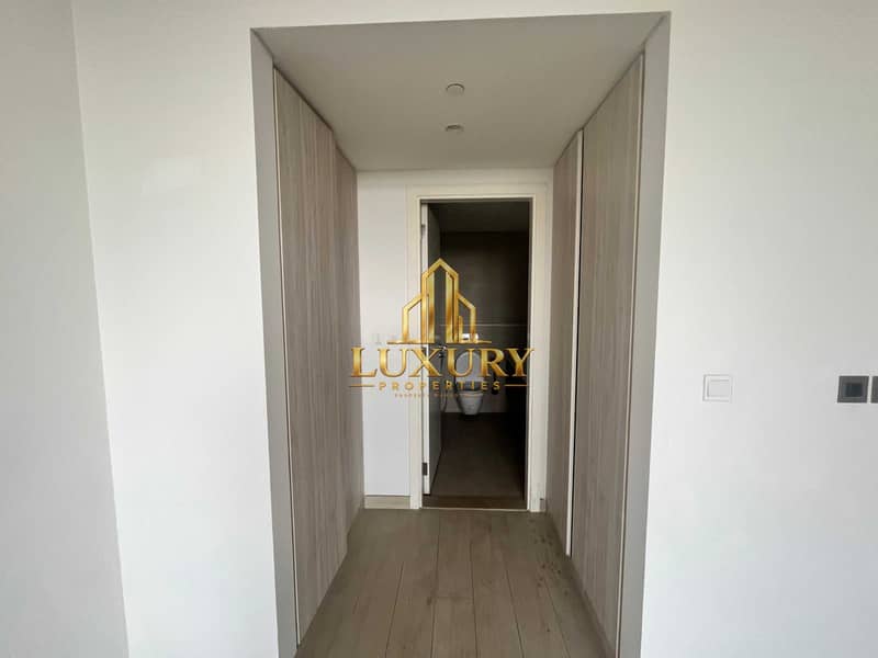 25 Spacious 2BR Apartment | Front View | Appliances Included | Counter Kitchen 3bath