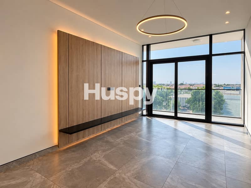 Rooftop Pool | Fitted Appliances | Near Downtown Rooftop Pool | Fitted Appliances | Near Downtown