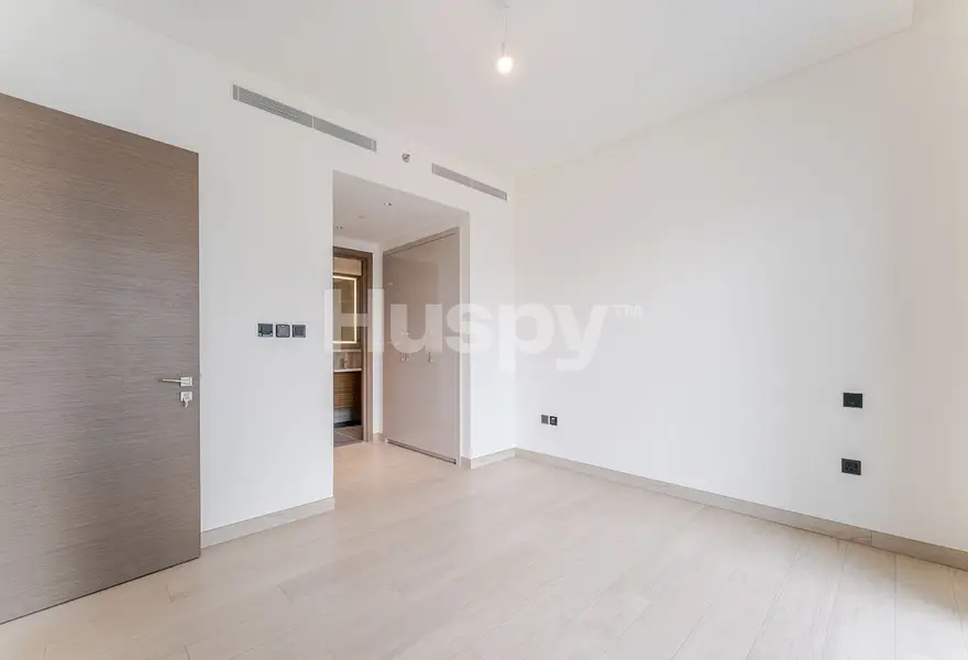 Lagoon View | Vacant | Maid's Room