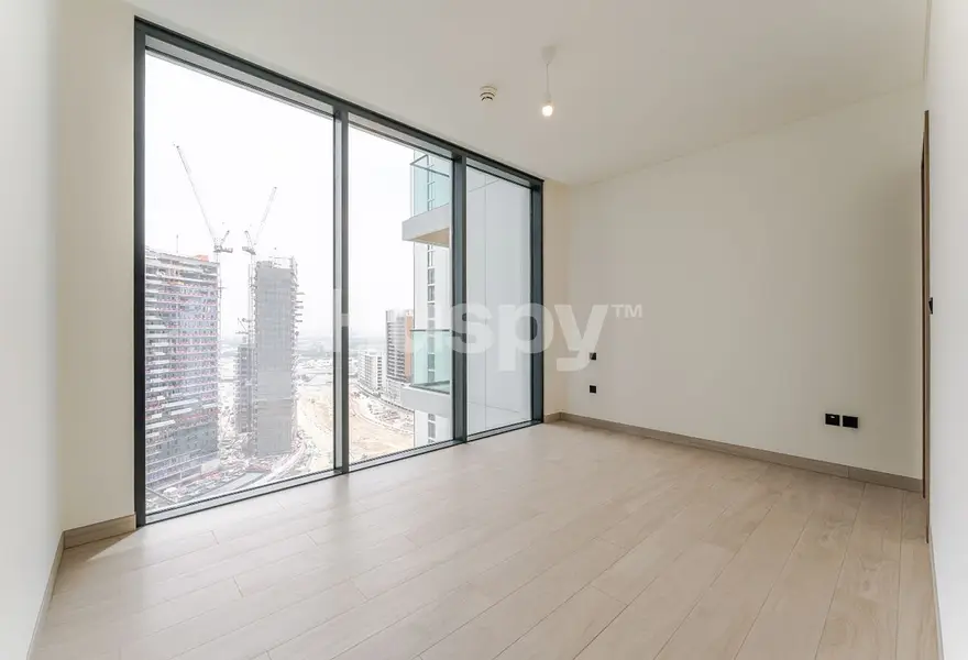 Lagoon View | Vacant | Maid's Room