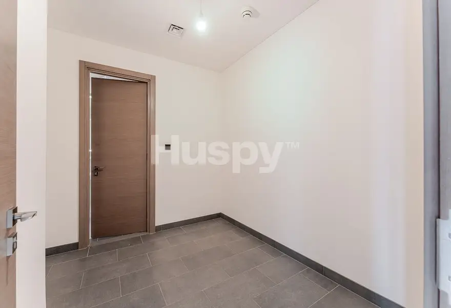 Lagoon View | Vacant | Maid's Room