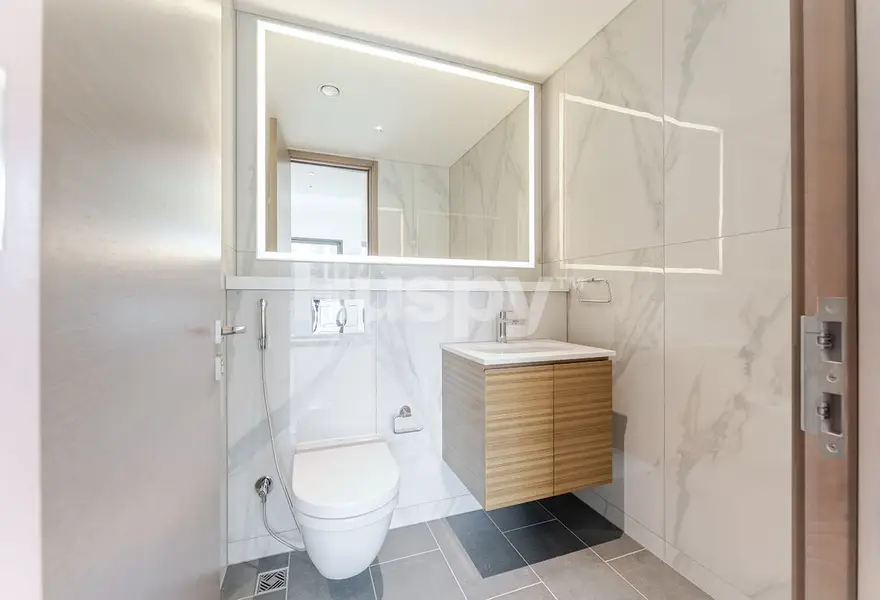 Lagoon View | Vacant | Maid's Room