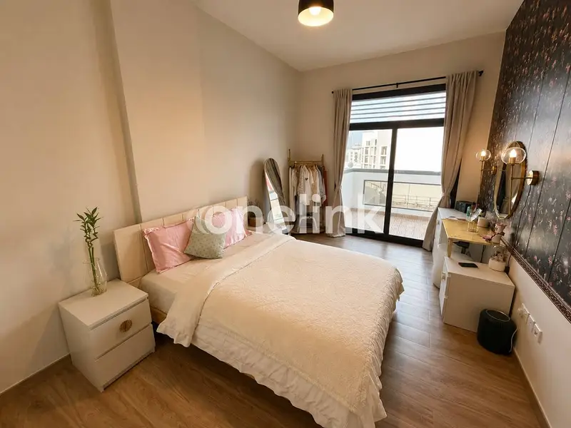 1BR | Furnished | Fully Upgraded | Best Deal