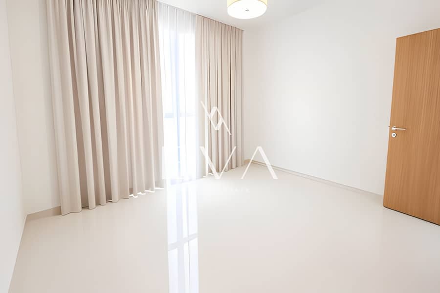 8 phototune. ai_1791529018