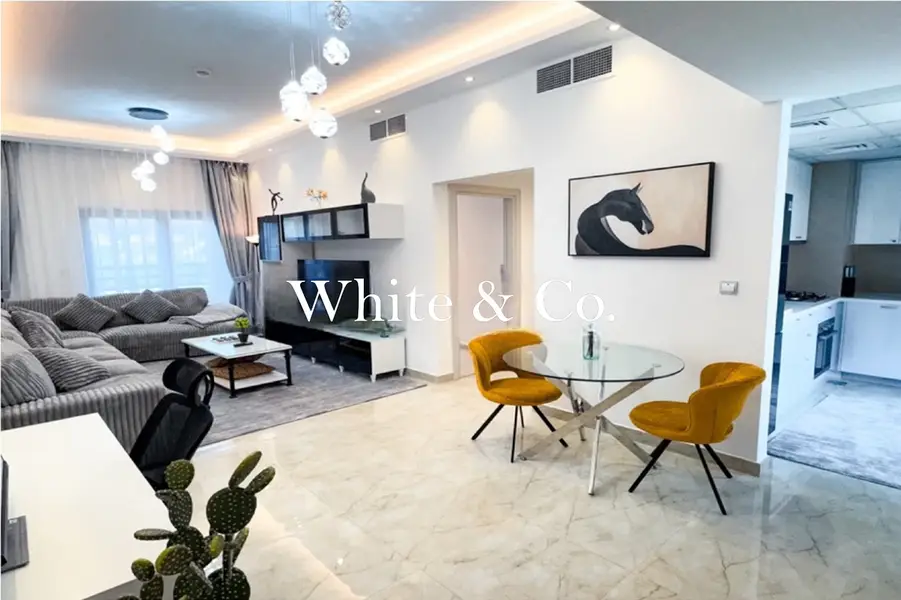 CIRCLE MALL || LOW FLOOR || VACANT NOW