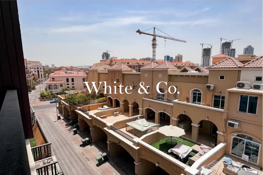 CIRCLE MALL || LOW FLOOR || VACANT NOW