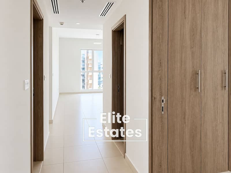 4 Modern Apartment Hallway with City View (1). png
