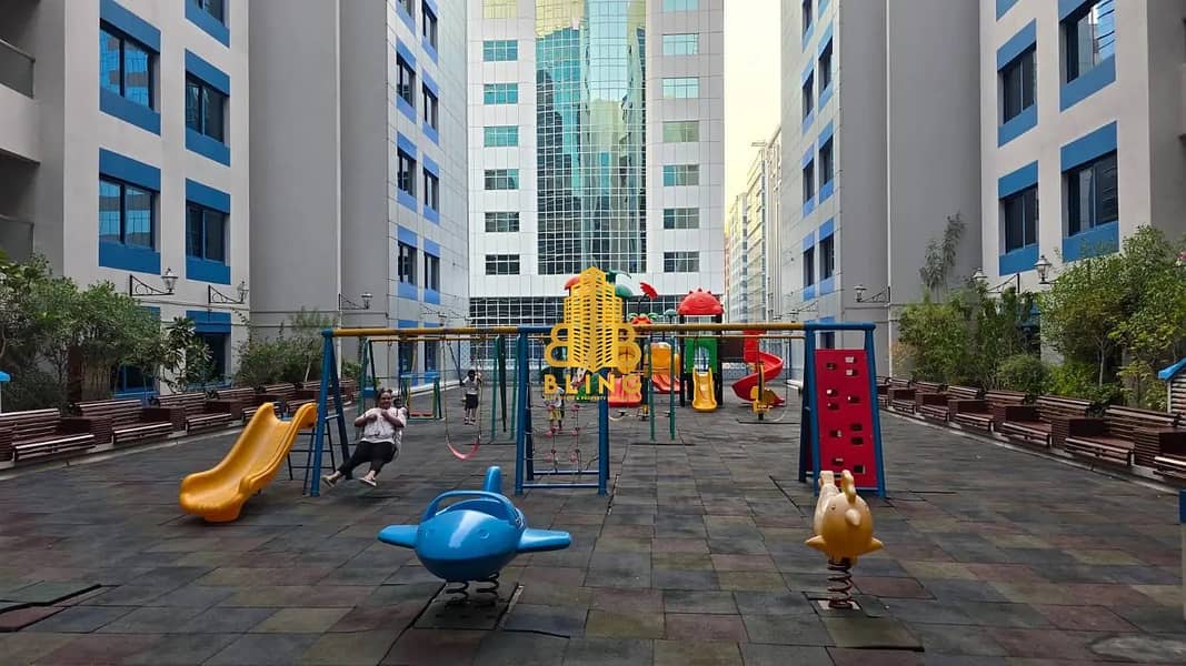 2 870278445-1066x800. webp