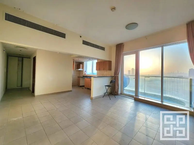 Exclusive | Upgraded | Spacious | 596 Sqft | Vacant