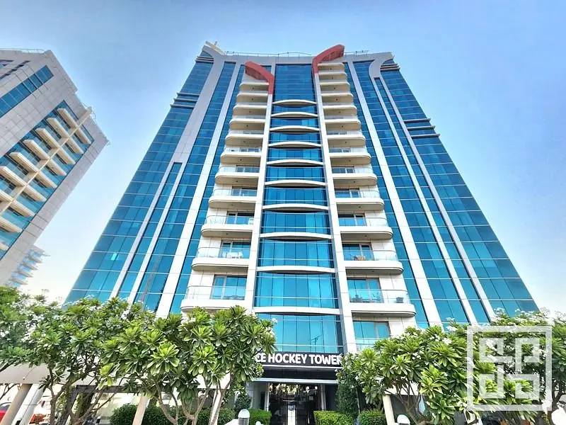 Exclusive | Upgraded | Spacious | 596 Sqft | Vacant