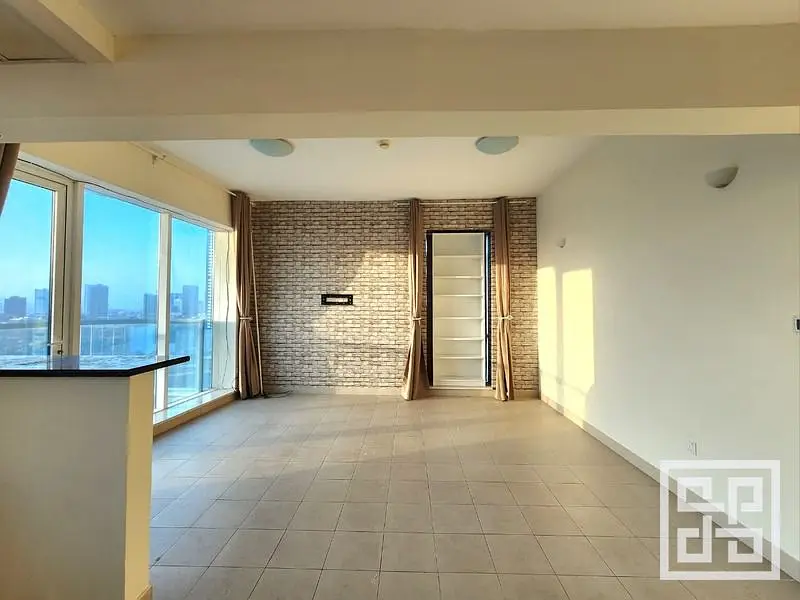 Exclusive | Upgraded | Spacious | 596 Sqft | Vacant