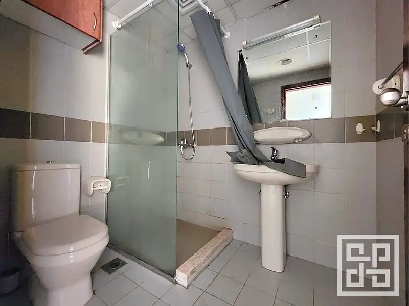 Exclusive | Upgraded | Spacious | 596 Sqft | Vacant