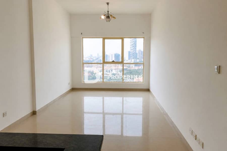 Spacious | High Floor | Vacant | Chiller Free Spacious | High Floor | Vacant | Chiller Free