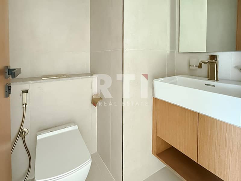 4 Image 4