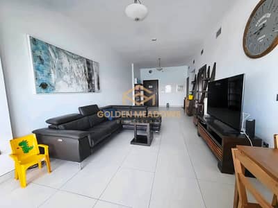 1 Schlafzimmer Wohnung zum Miete in Palm Jumeirah, Dubai - 01_living_room. jpg 1 Schlafzimmer Wohnung zum Miete in Palm Jumeirah, Dubai - 01_living_room. jpg