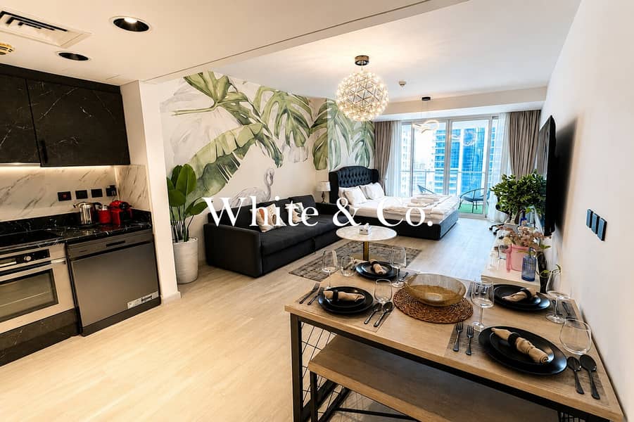 Luxurious | Fully Furnished | Lake View Luxurious | Fully Furnished | Lake View