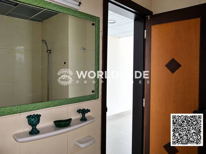 10 High-resolution property interior with QR code-5. png