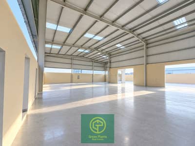 Warehouse for Rent in Jebel Ali, Dubai - Bright Empty Industrial Warehouse Interior. png Warehouse for Rent in Jebel Ali, Dubai - Bright Empty Industrial Warehouse Interior. png