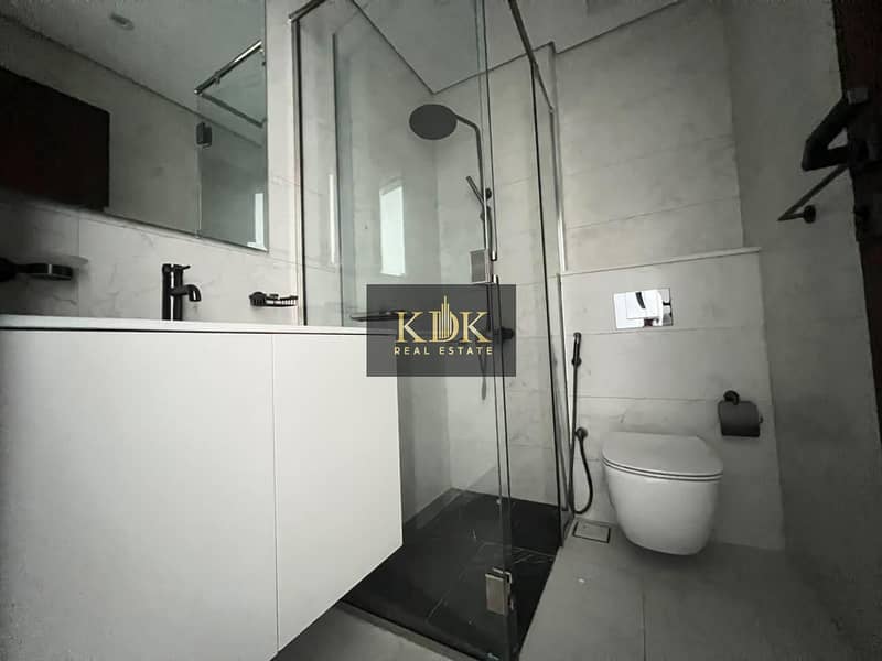 8 5e9ef5d0-0907-47ba-ae30-cc7e9496c3ec. jpg