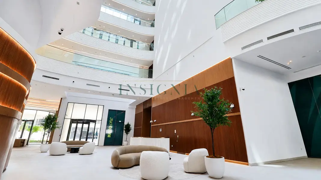 Luxury Studio New Building Vacant Spacious Prime location