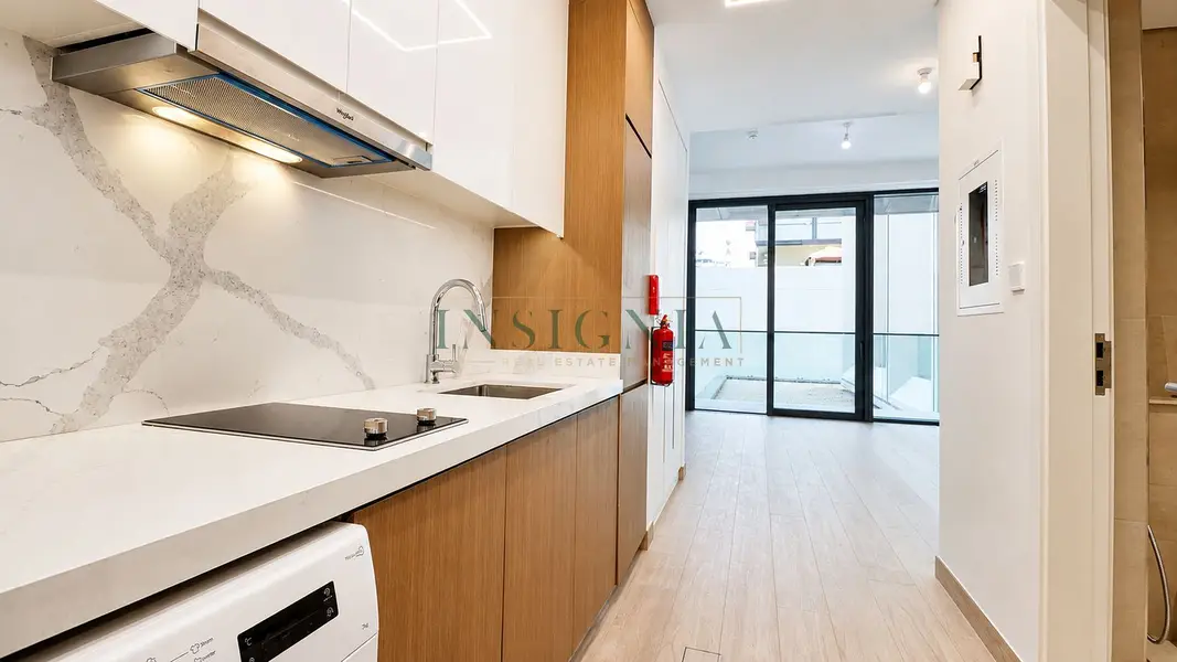 Luxury Studio New Building Vacant Spacious Prime location