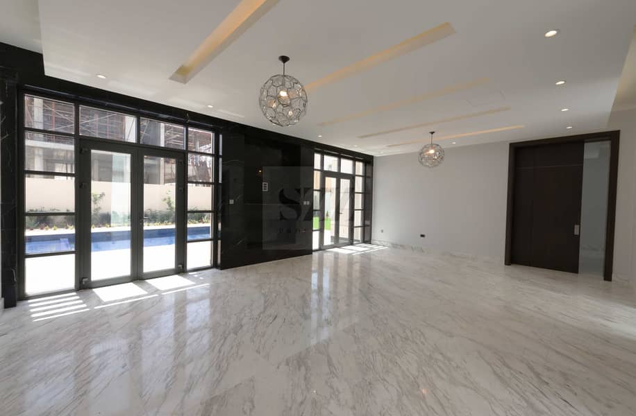 12 Living Room 1. jpg