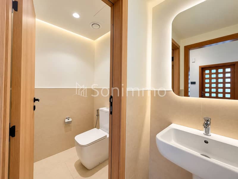 12 Modern Minimalist Bathroom Interior. png