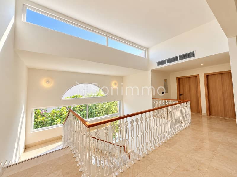 5 Sunlit Mediterranean Stairwell Landing. png