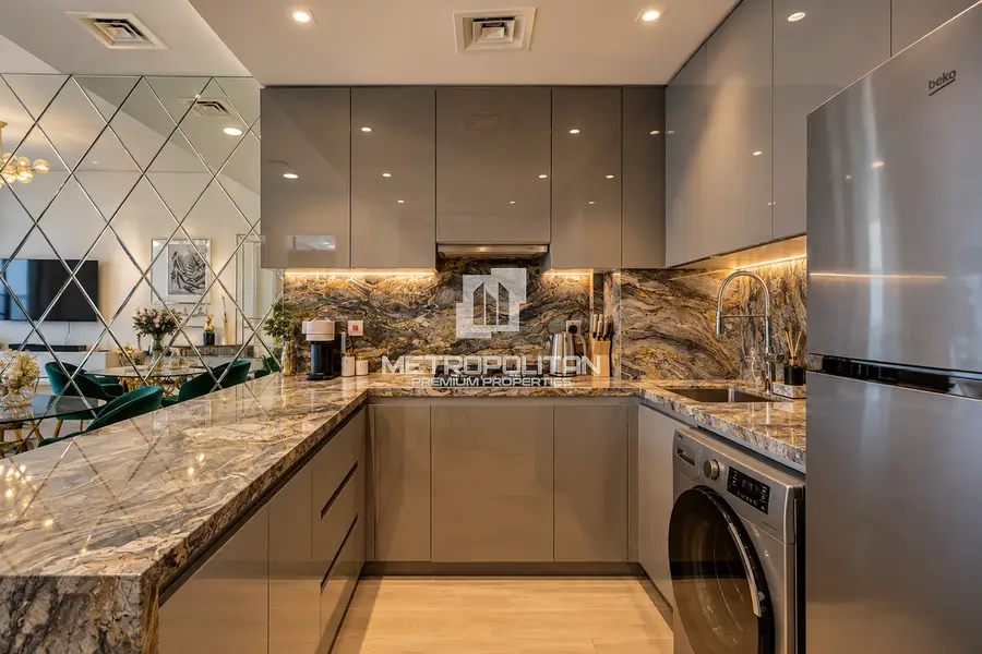 Upgraded & Fully Furnished | High Floor | Good ROI