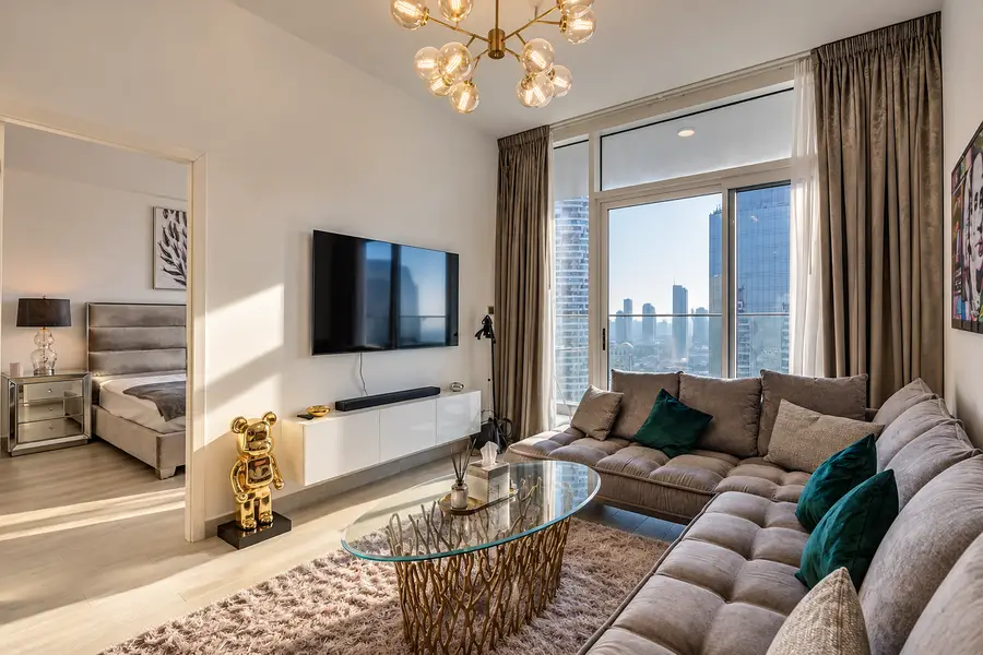 Upgraded & Fully Furnished | High Floor | Good ROI