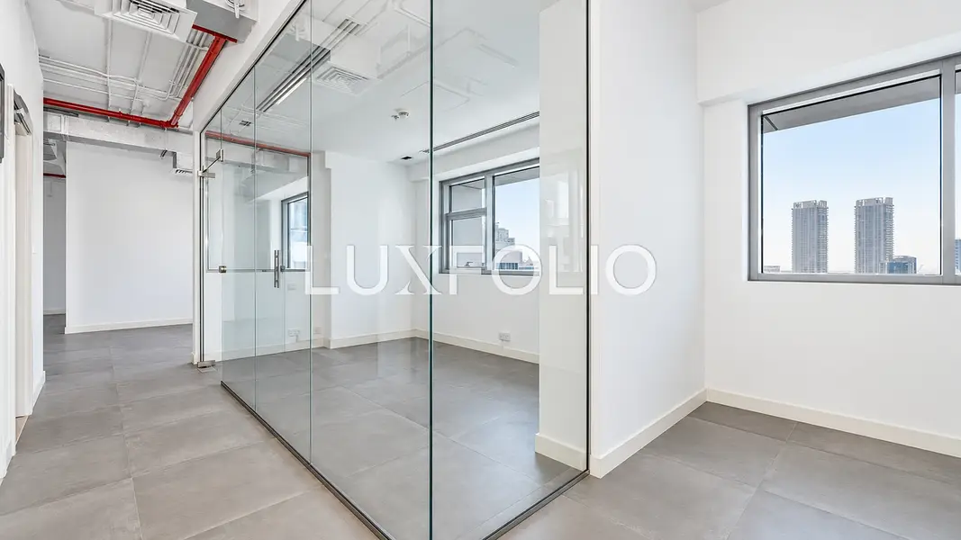 Fitted Office | High Floor | 6 Parking | Vacant