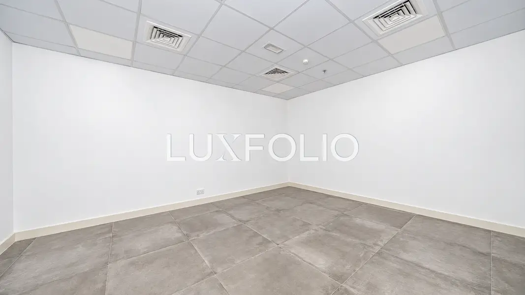 Fitted Office | High Floor | 6 Parking | Vacant