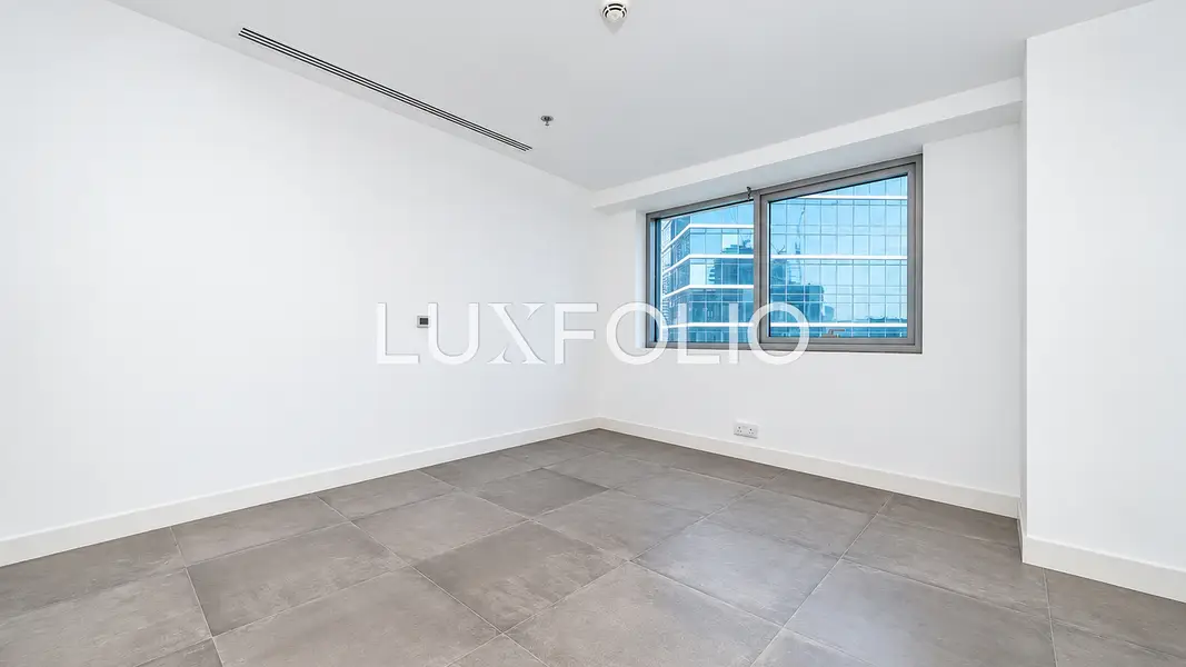 Fitted Office | High Floor | 6 Parking | Vacant