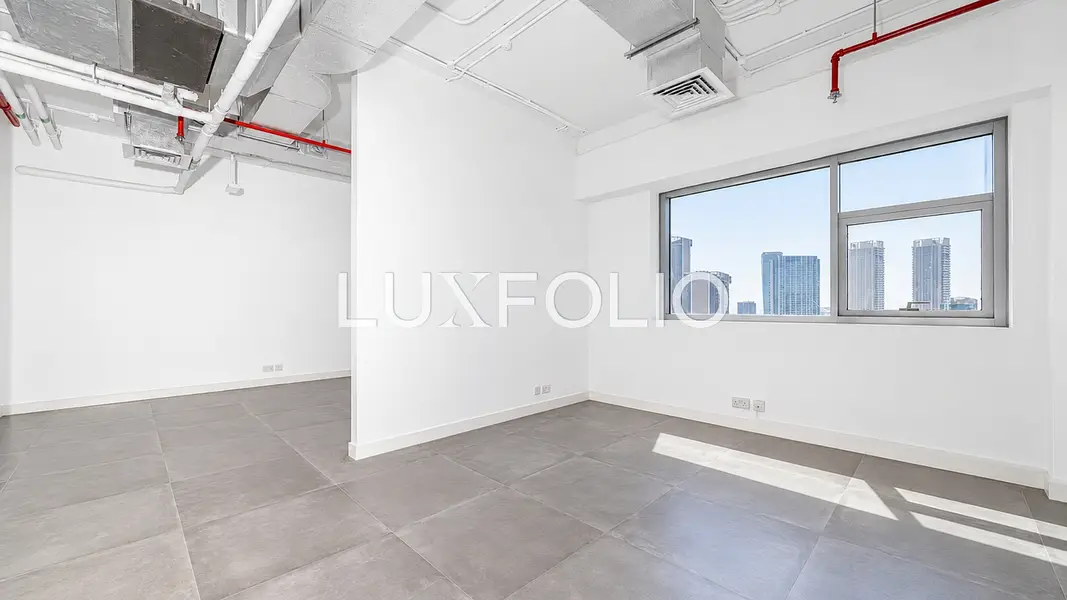 Fitted Office | High Floor | 6 Parking | Vacant