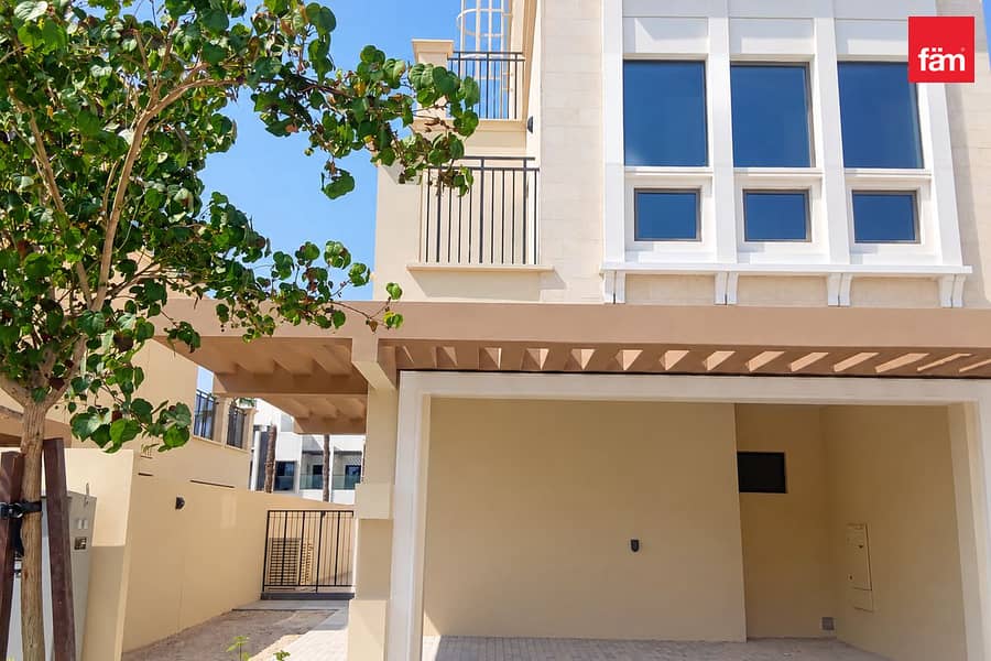 Single Row / Middle Corner Unit / Close To Lagoon Single Row / Middle Corner Unit / Close To Lagoon