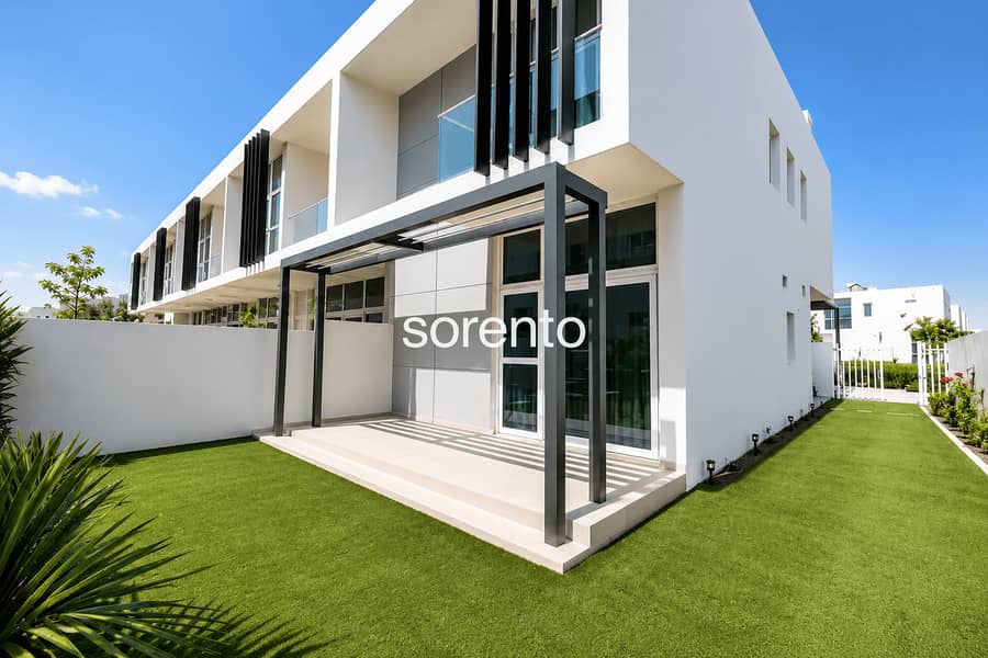 CORNER | UNFURNISHED | LANDSCAPED CORNER | UNFURNISHED | LANDSCAPED