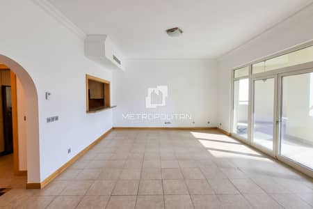 2 Bedroom Apartment for Rent in Palm Jumeirah, Dubai - High Floor | Unfurnished | Vacant | Beach Access