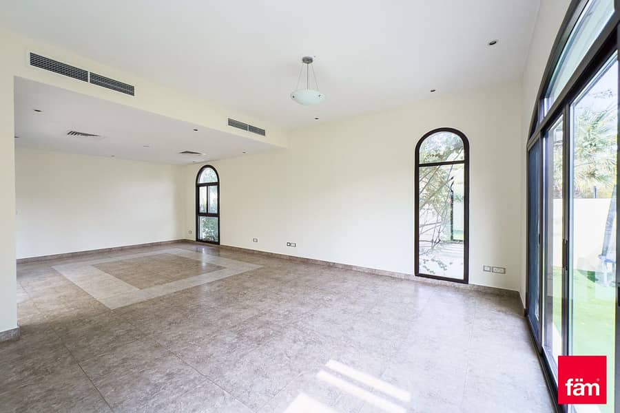 Casa adosada en Mudon,Naseem, 4 dormitorios, 250000 AED - 16907751 Casa adosada en Mudon,Naseem, 4 dormitorios, 250000 AED - 16907751