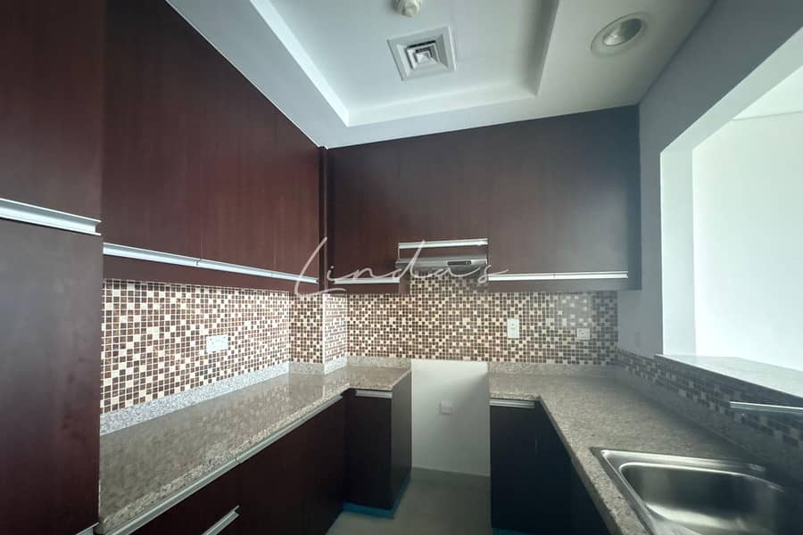 3 images image img