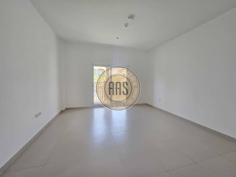 14 63e99ebd-7909-4f1c-afad-7e4710599e34. jpg