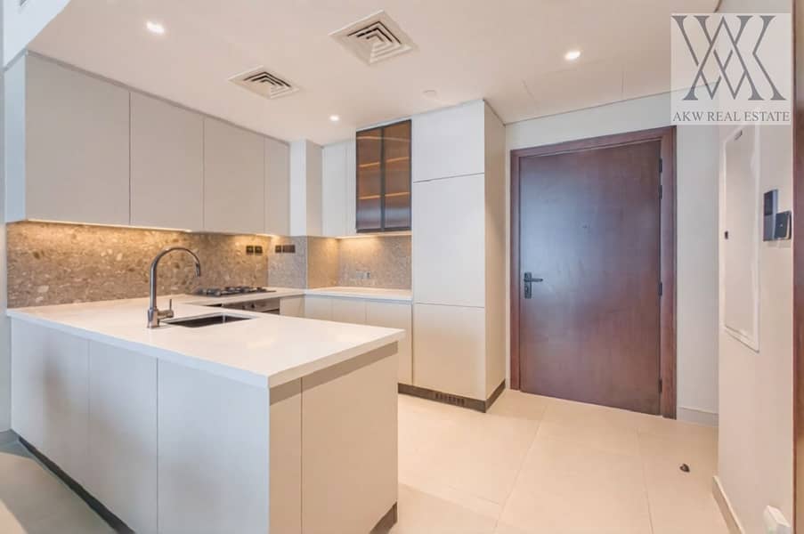11 ezmaker_539eebe26c8fa7746a9b4b2ef4afa56d. png