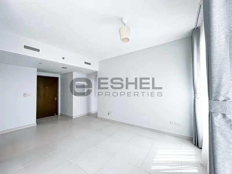 Large Layout | Middle Floor | City Views