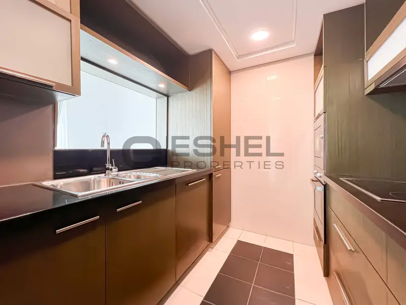 Large Layout | Middle Floor | City Views