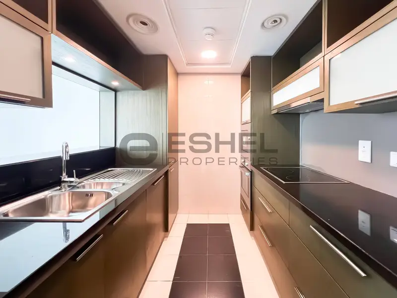 Large Layout | Middle Floor | City Views