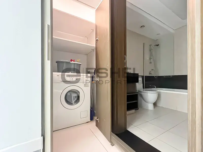 Large Layout | Middle Floor | City Views